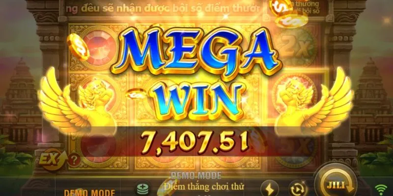 Một trận đấu Esports căng thẳng với màn hình hiển thị tỷ lệ cược của 7789bet info.